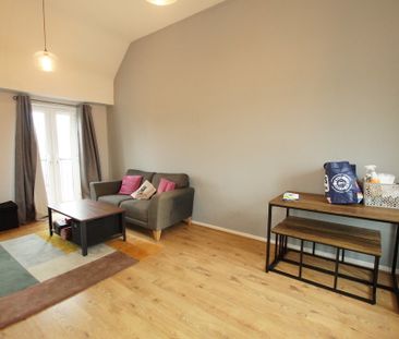 2 bedroom Town House to let - Photo 4