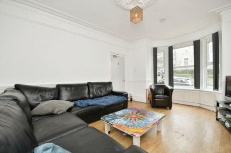 6 Bed Semi-Detached House, Springvale Road, S6 - Photo 2