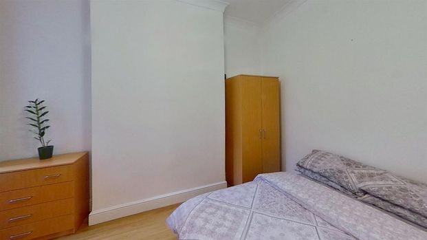 5 bedroom private hall to rent - Photo 1