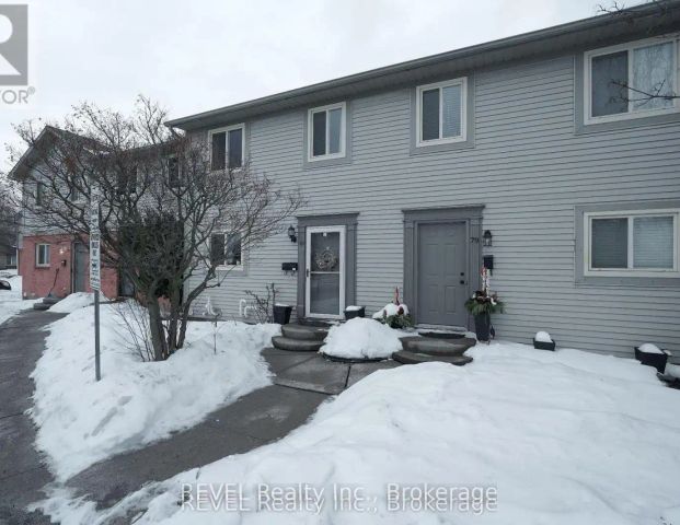 80 - 65 DORCHESTER BOULEVARD — 3 Bedroom - Photo 1