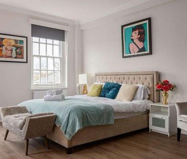 Warwick Gardens, London, W14 - Photo 1