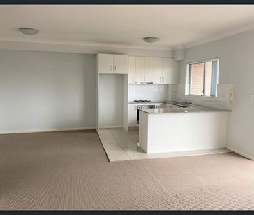 SPACIOUS 2 BEDROOM UNIT - Photo 5