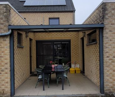 Modern energiezuinige halfopen huis met 4 slaapkamers, voor- en ach... - Photo 5