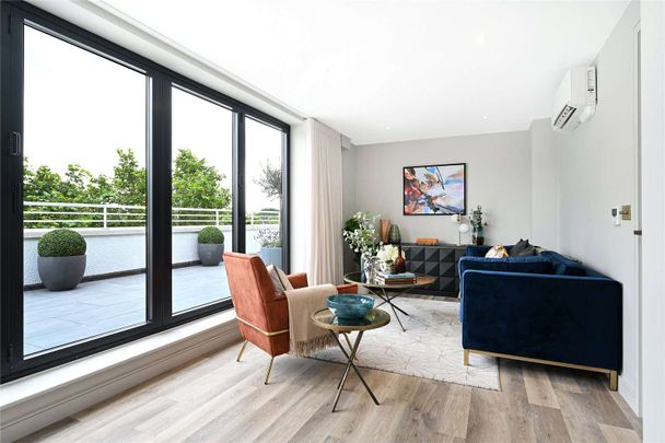 A truly stunning brand new two bedroom apartment with the most impressive 500sqft terrace spanning the entire width of the apartment. - Photo 1