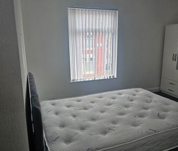 3 bedroom terraced house to rent - Photo 4