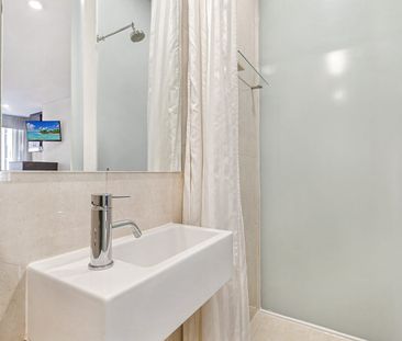 Fully Furnished Apartment in the Heart of the City - Photo 4