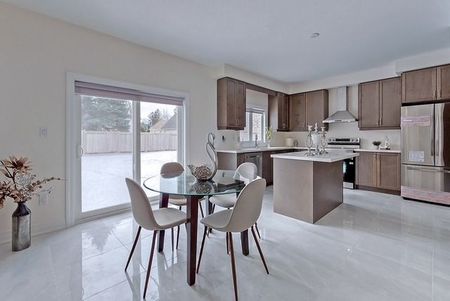 For Lease - 213 Danny Wheeler Boulevard Unit# UPPER LEVEL, Georgina, Ontario - Photo 2