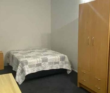 Studio apartment, central Queen Street CBD - Photo 2