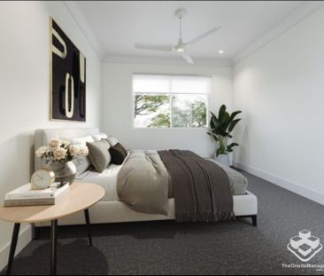4 BEDROOM TOWNHOUSE - Photo 2
