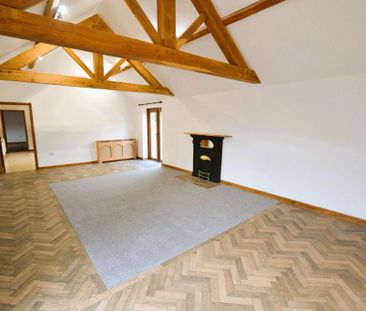 4 bedroom barn conversion to rent - Photo 1