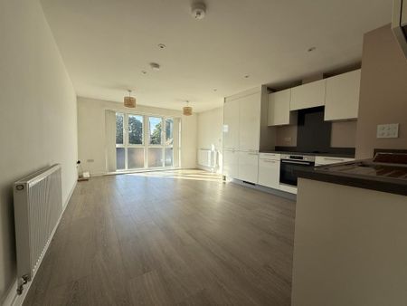 2 bedroom flat to rent - Photo 2