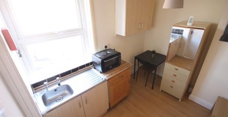 Flat 3, Recreation Terrace, Leeds, LS11 0AW - Photo 2