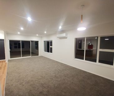 Modern 3-Bedroom Home in Redwood, Tawa – June 2025 - Photo 4