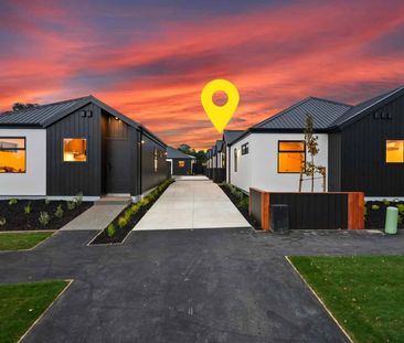 Stylish City-Fringe Living – Modern, Easy Care & Convenient! - Photo 5