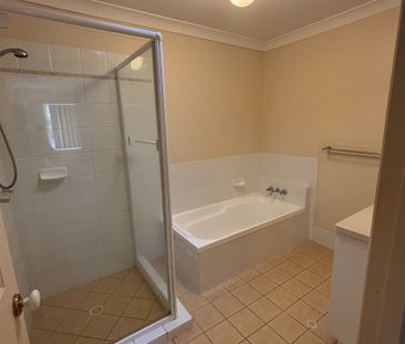 Air-Conditioned Two-Storey Townhouse in Belmont Villas - Photo 5