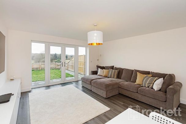 3 bedroom terraced house to rent - Photo 1