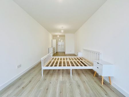 2 Bed Flat, Mitcham Road, SW17 - Photo 3