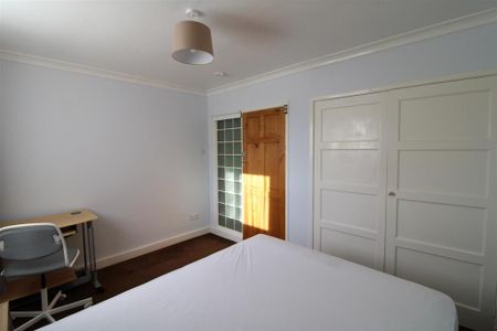2 bedroom private hall to rent - Photo 4