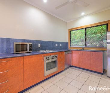 CITY CENTRE EXECUTIVE APARTMENTS WITH WATER VIEWS! - Photo 5