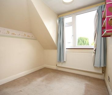 4 bedroom semi-detached house to rent - Photo 3