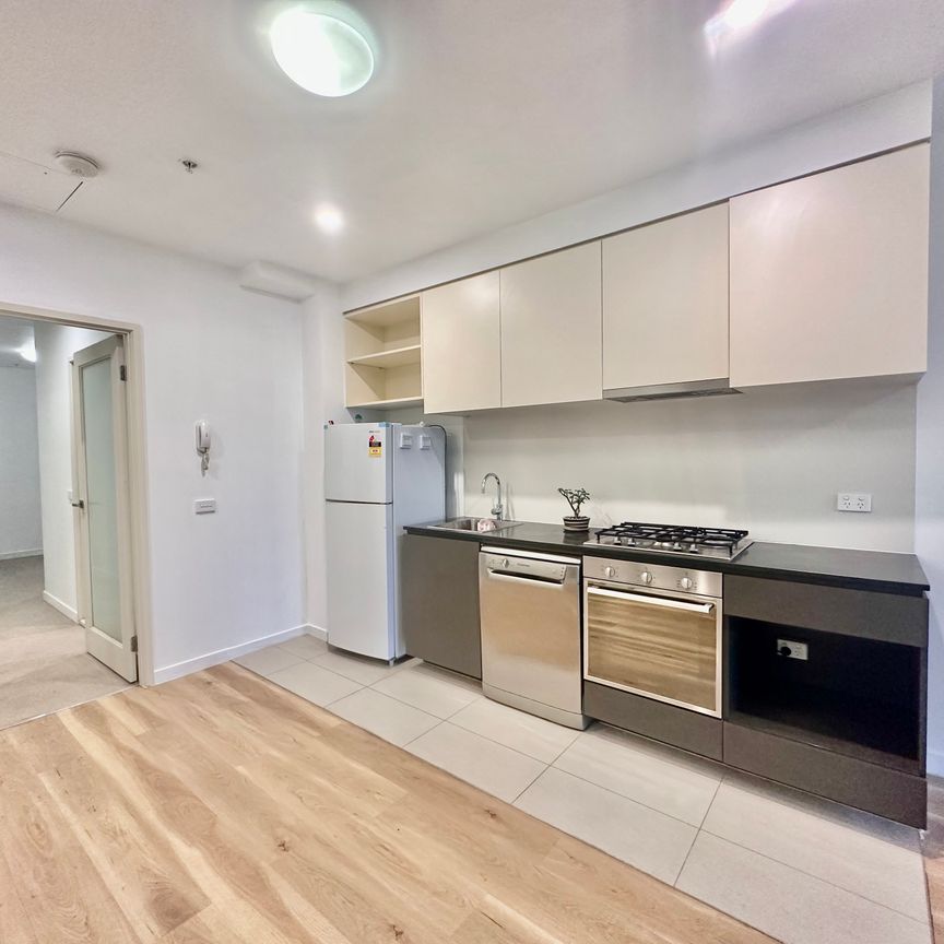 Unbeatable Lifestyle on Collins Street - 1 bedroom 1 bathroom 1 powder room for lease - Photo 1