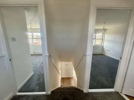 3 bedroom terraced house to rent - Photo 4