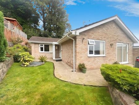 Rockwood Road, CHEPSTOW - Photo 4