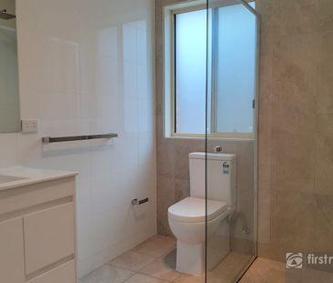 Beautiful Three Bedroom Townhouse - Girraween Public School Catchment! - Photo 4