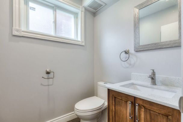 For Lease - 17 Ealing Drive, Toronto, Ontario - Photo 1