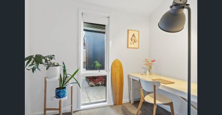 Stunning family home opposite John Paul College! - Photo 4