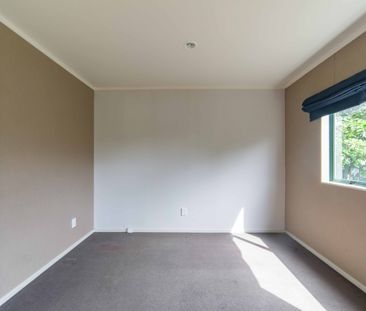 Well Presented Family Home - Photo 6