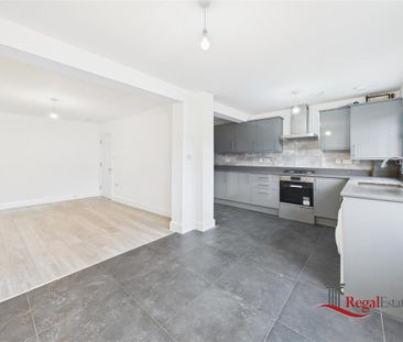 4 bedroom terraced house to rent - Photo 3