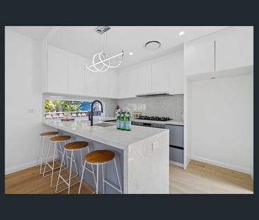 NEWLY REFURBISHED FAMILY HOME IN GREAT LOCATION - Photo 6