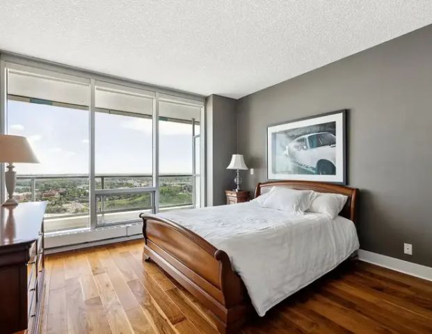 Beautifully Furnished Two Bedroom Apartment in Downtown Calgary. | 3301 - 433 11 Ave SE, Calgary - Photo 1