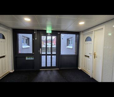 3 Bed Flat, Lovell Park Heights, LS7 - Photo 4