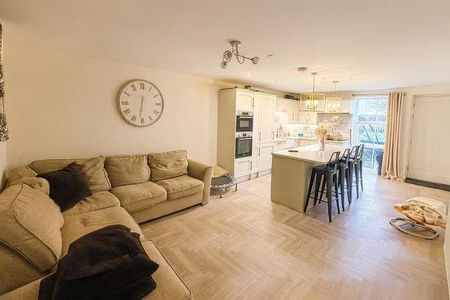 Shaw Banks, Oxenhope, Keighley - Photo 2