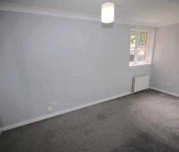 Russell Gardens, Edinburgh, EH12 - Photo 5