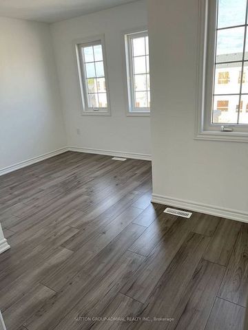 For Lease - 12 PUMPKIN CORNER Crescent, Barrie, Ontario - Photo 4