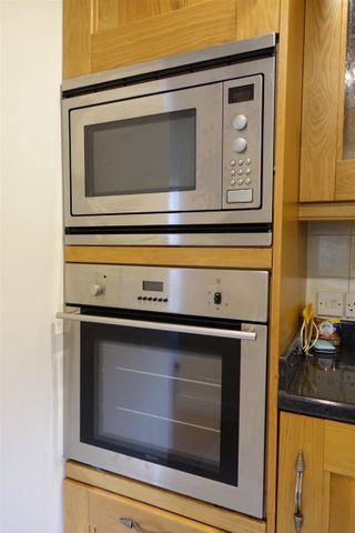 2 bedroom Flat To Let Total Size: 754 SQ FT - Photo 2