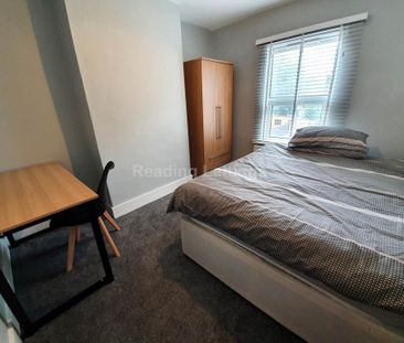 4 bedroom terraced house to rent - Photo 5