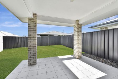 Modern and convenient family home - Photo 2