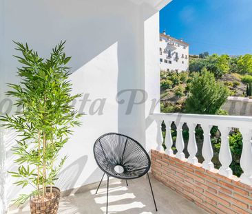 Apartment in Cómpeta, Inland Andalucia in the mountains - Photo 6