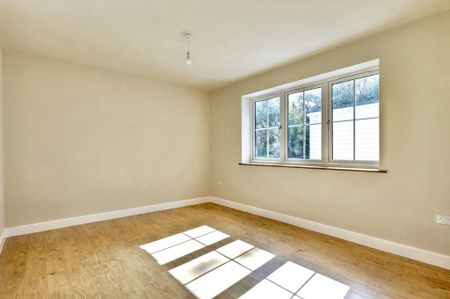 4 bedroom detached house to rent - Photo 5