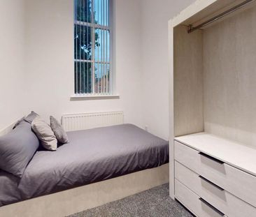 3 bedroom flat to rent - Photo 4