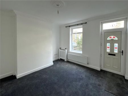 2 bedroom end of terrace house to rent - Photo 3