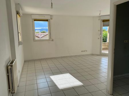 Location Appartement 3 pièces 67m² VALENCE 26000 - Photo 2