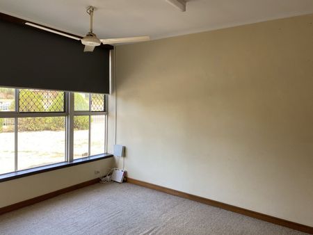 17 Tottenham Road, Port Augusta - Fully Furnished - Photo 2