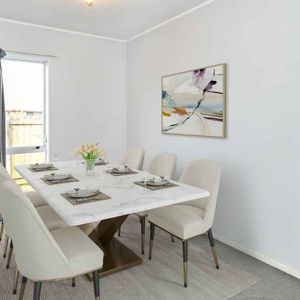 Charming 3-Bedroom Family Home in Takanini - Photo 2