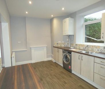 2 bedroom semi-detached house to rent - Photo 3