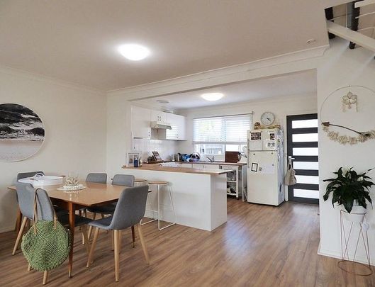 Fantastic location - moments from Tuggerah Lakes Waterfront - Photo 1